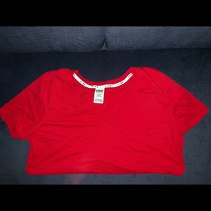 Brand new vs/pink everyday tee